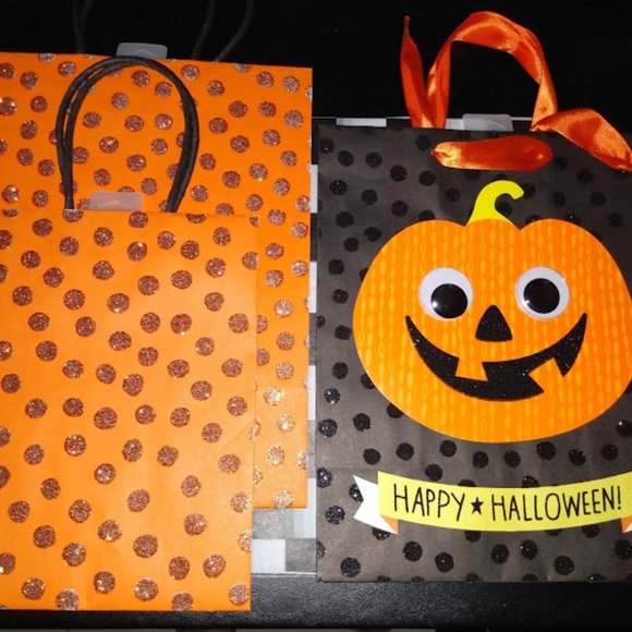 HALLMARK 3pc HALLOWEEN PUMPKIN WITH GOOGLY EYES + ORANGE POLKA DOT GIFT BAGS - Picture 1 of 5